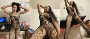 Sexy Desi Girl Shows Nude Body and Blowjob